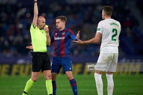 包含罗马发布备战花絮，集结日主帅复盘，西甲任务艰巨，更衣室氛围转暖的词条-九游登录账号入口